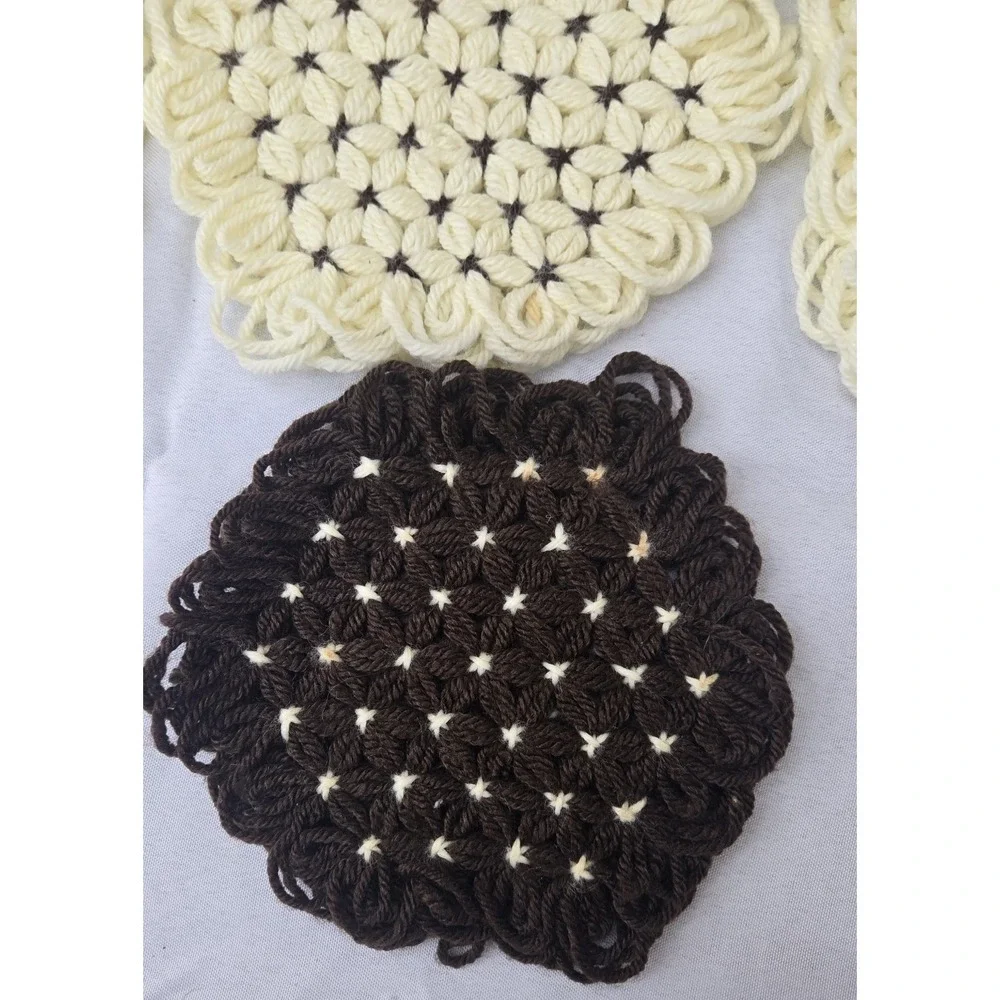 Vintage MCM Daisy Loom Yarn Placemats Hot Pads Trivets Set 5 Brown Cream Retro